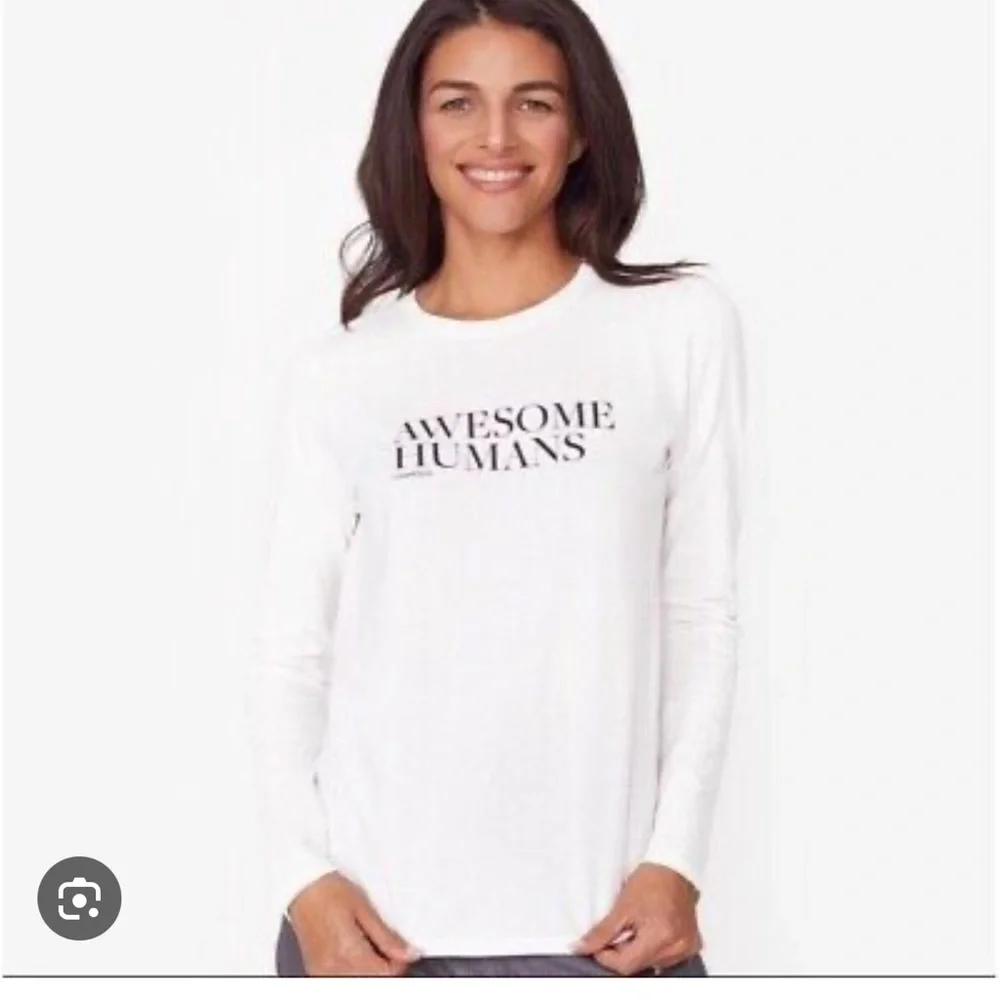 A14-NWT Figs AWESOME HUMANS Wear Figs Long Sleev Crew Tee Super Soft White